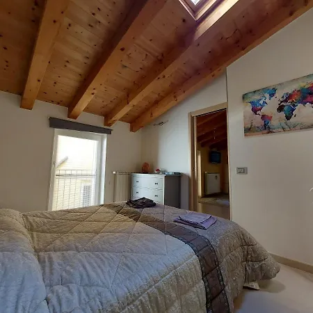 Bed & Breakfast Casa Foscolo 48 *